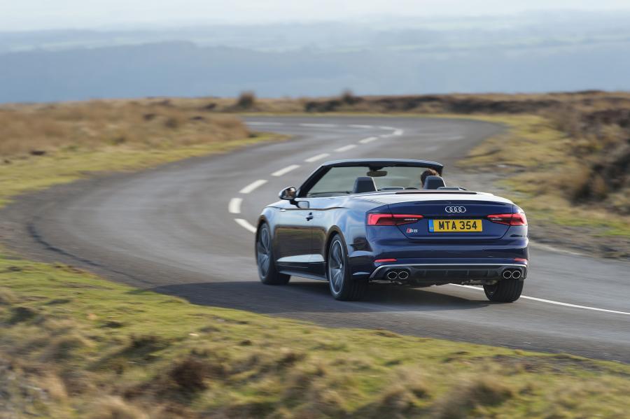  Audi S5 Cabriolet 2017 года  (UK) (фото 37 из 40)